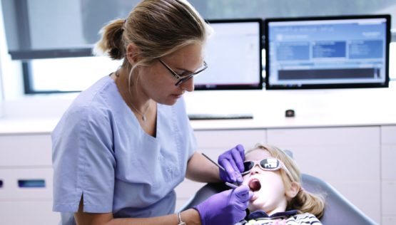 dentiste opération enfant