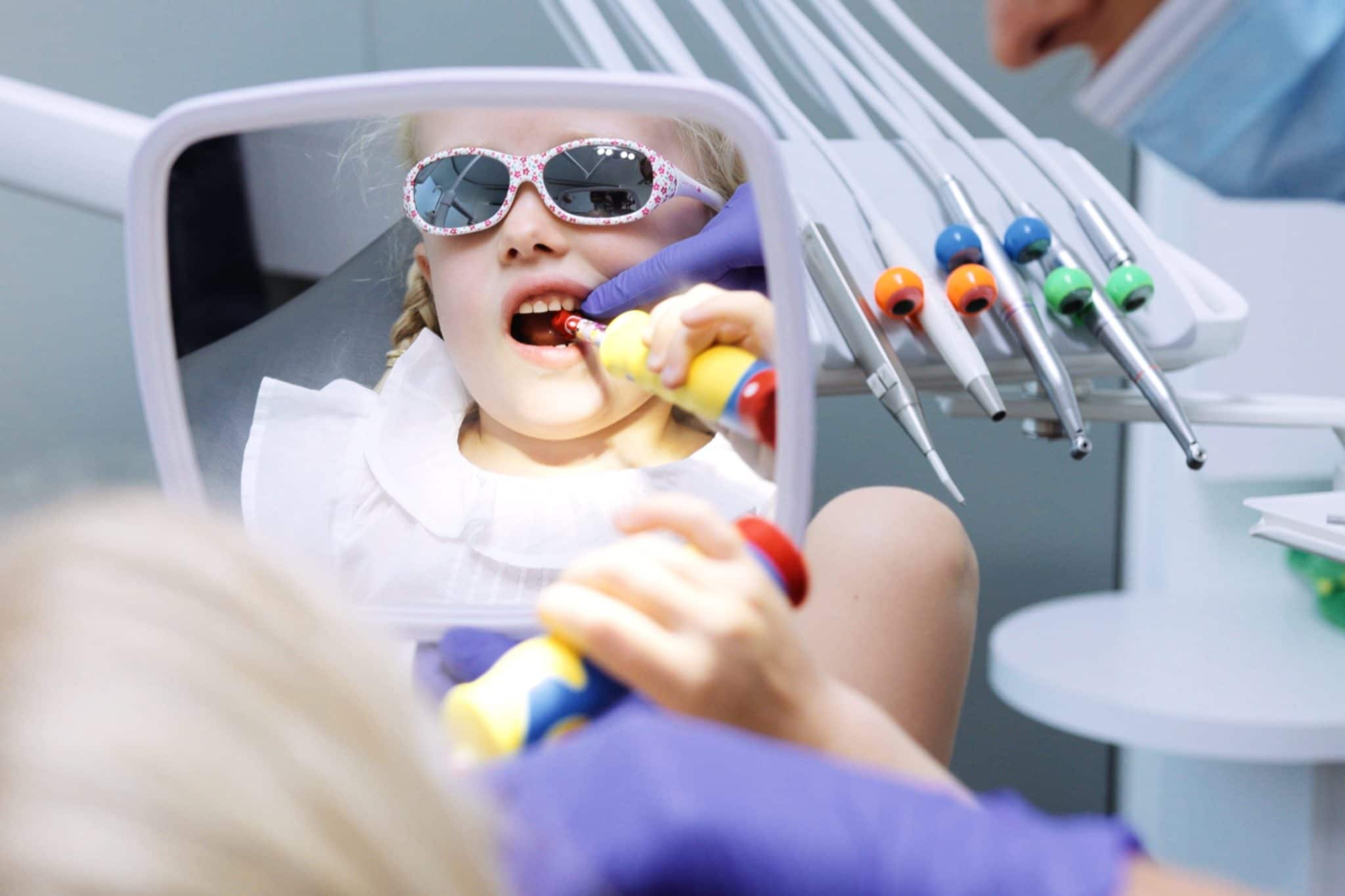 Should my child rinse their mouth after brushing their teeth? Dentist